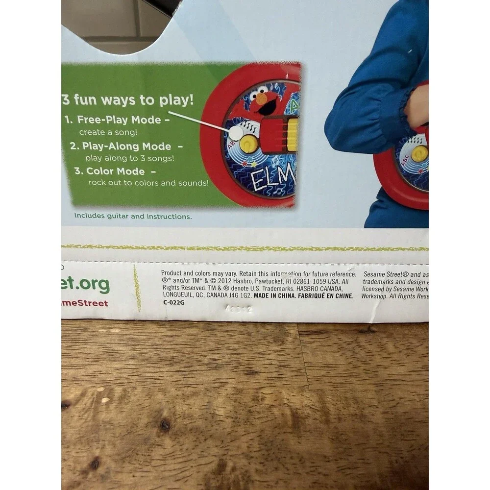 Elmo 2012 Guitar Sesame Street Kids Toddler New With Box